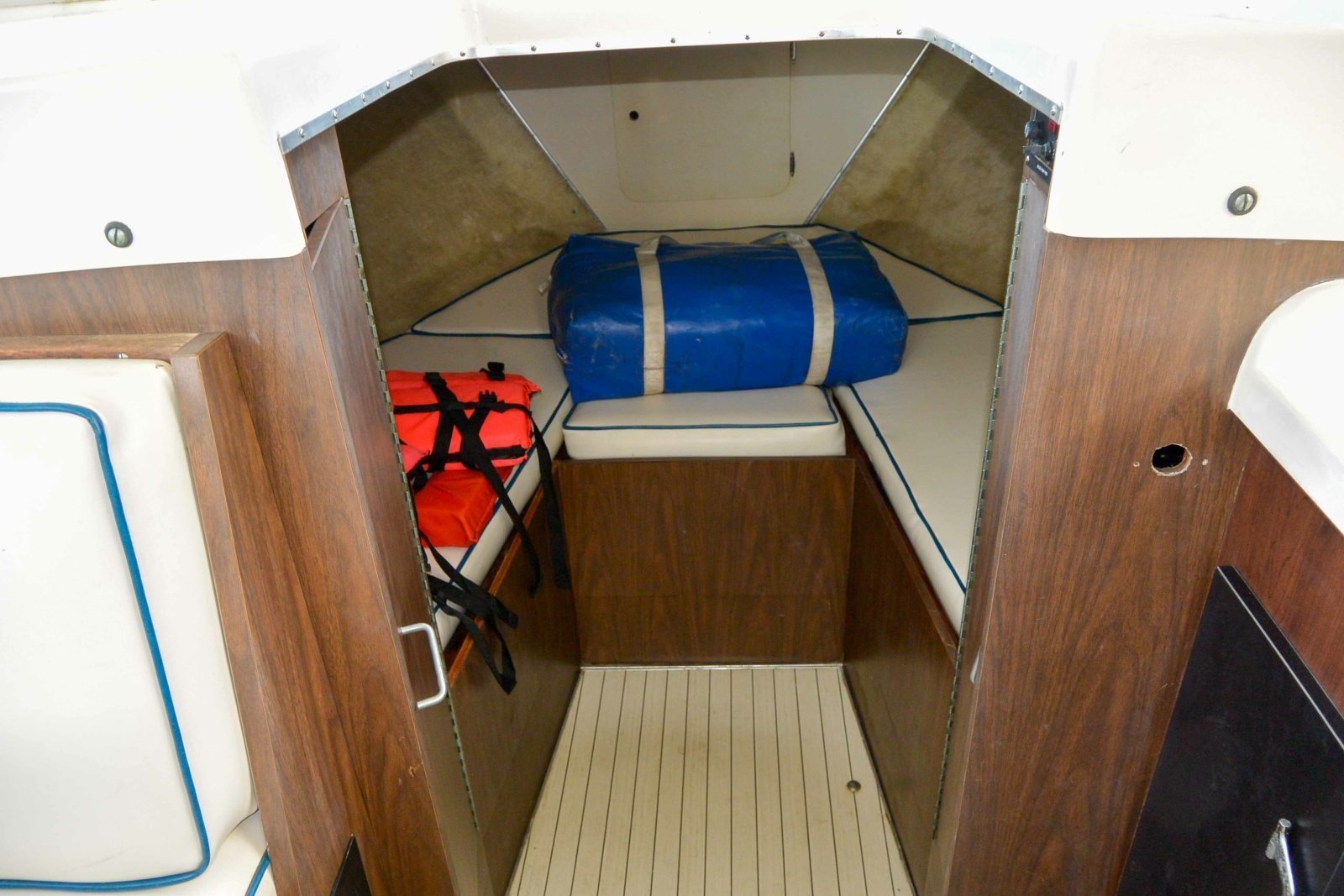 V-berth 