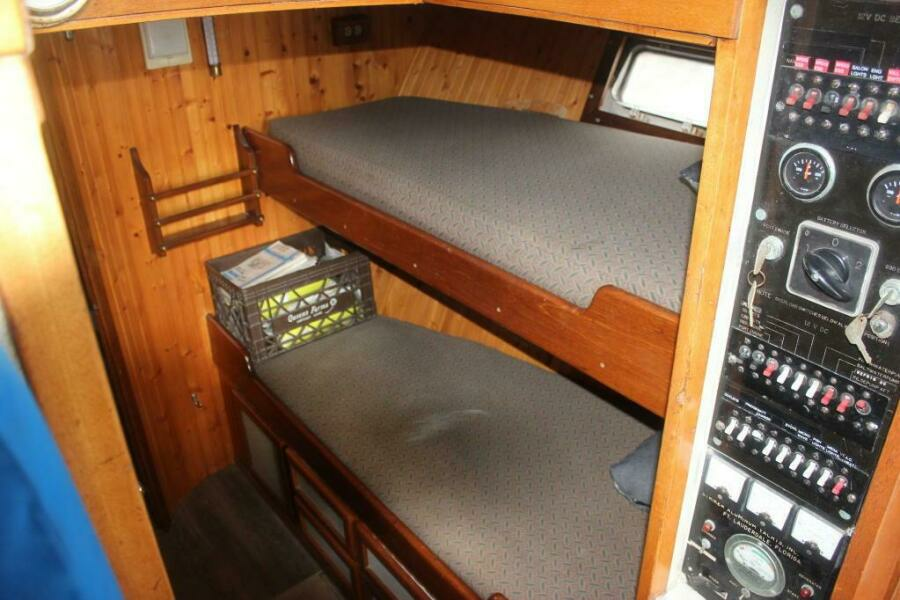 37ft Striker Yacht For Sale