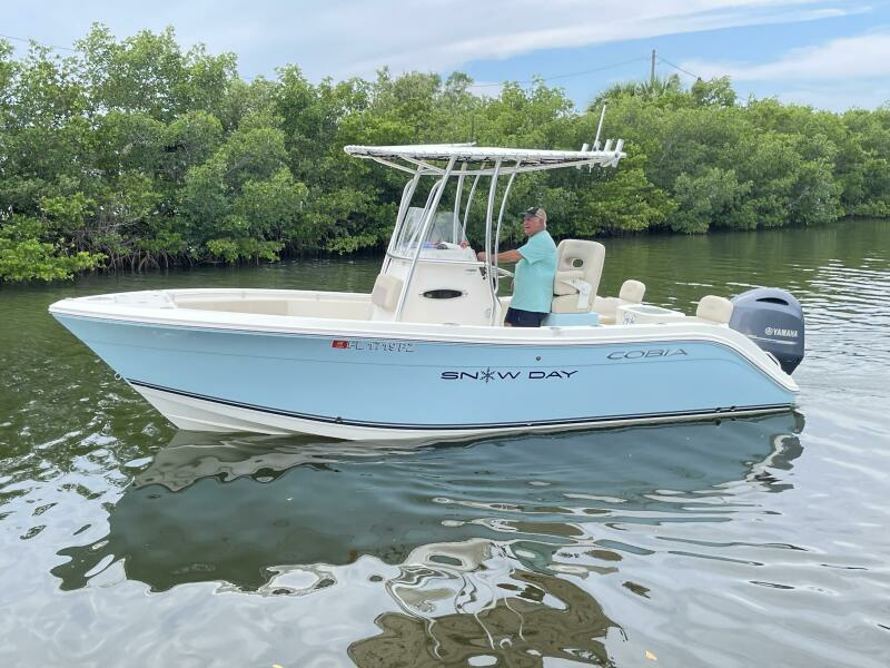 2016 Cobia 217 CC