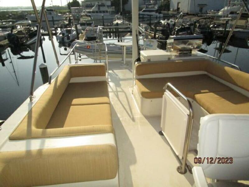 40' Mainship flybridge aft
