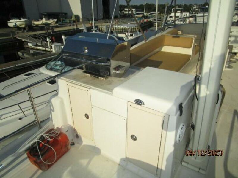 40' Mainship sundeck summer kitchen