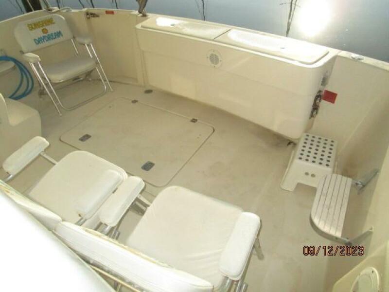 40' Mainship aftdeck2