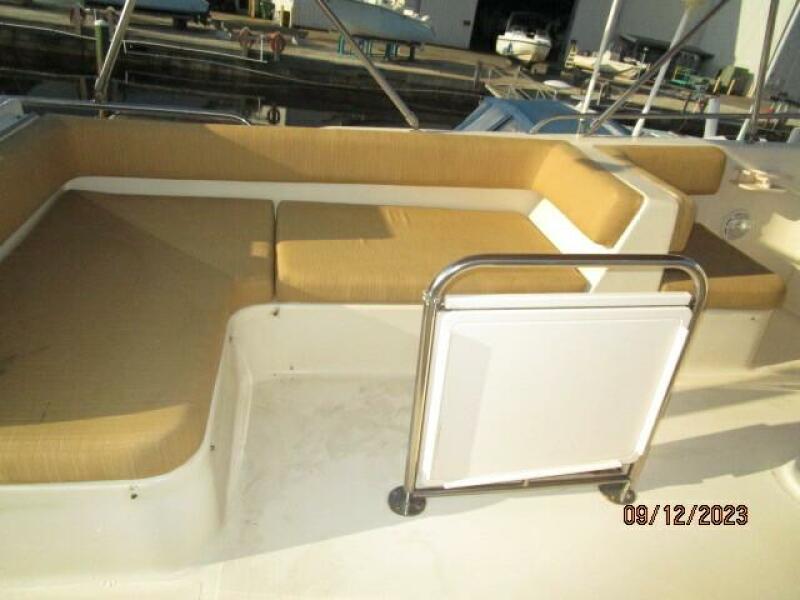 40' Mainship flybridge port
