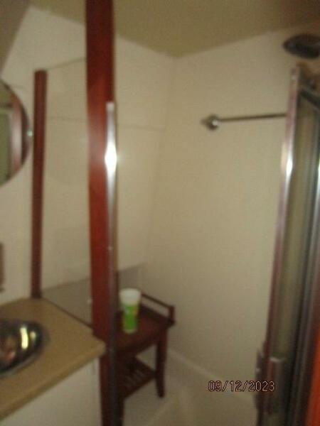 40' Mainship shower