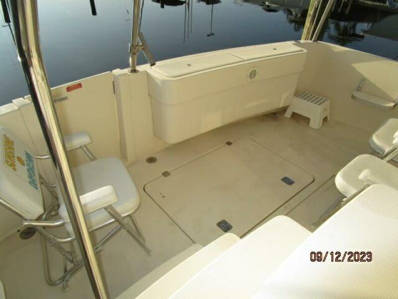 40' Mainship aftdeck1
