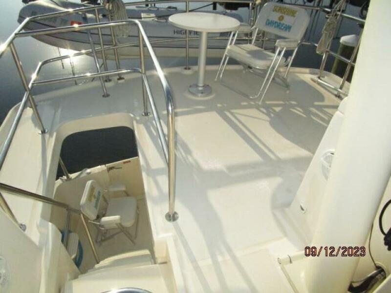 40' Mainship sundeck aft