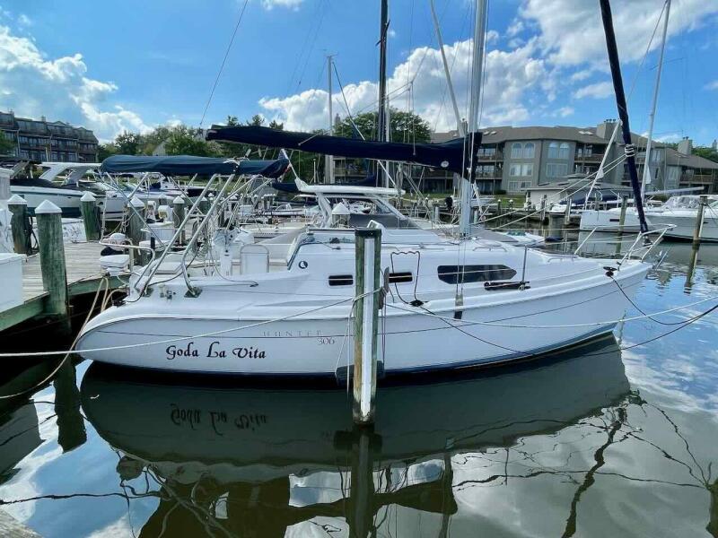 2004 Hunter 306