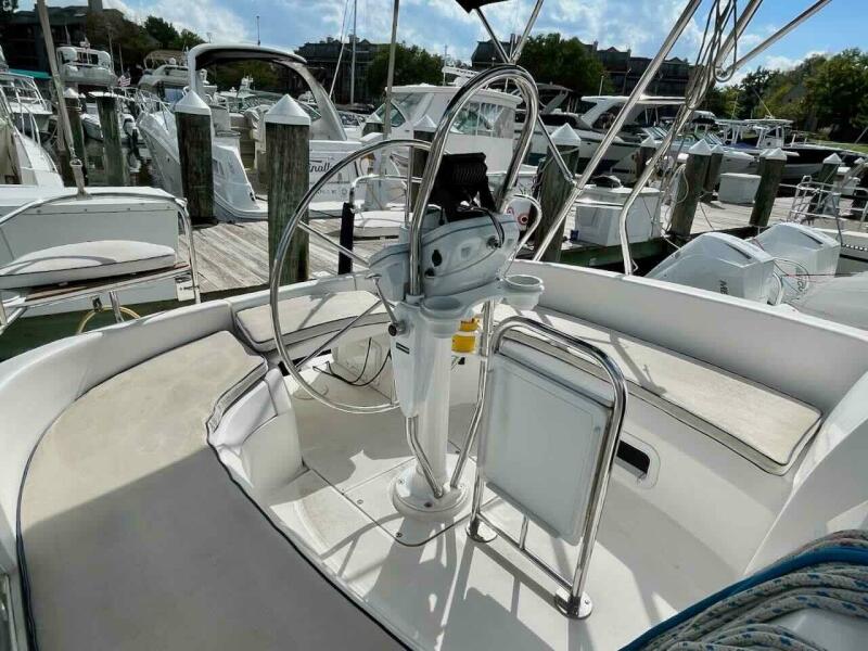 2004 Hunter 306