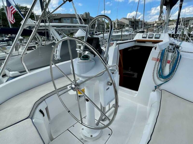2004 Hunter 306