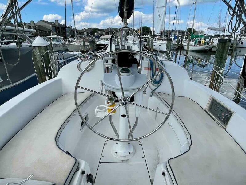 2004 Hunter 306