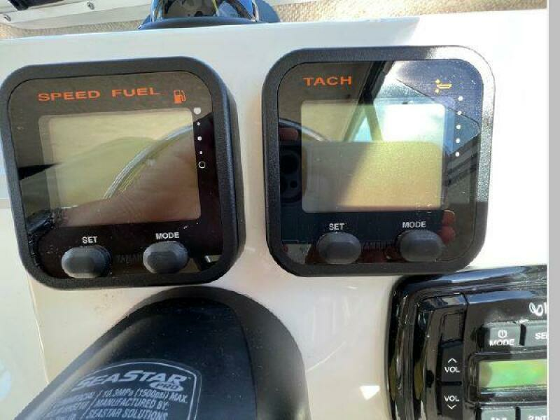 2014 Parker 2320 SL Sport Cabin