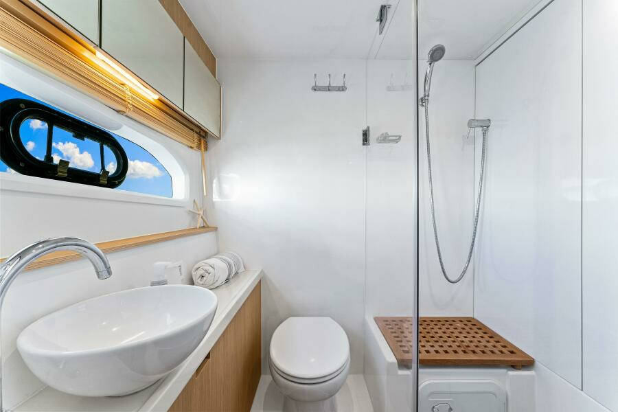 44ft Aquila Yacht For Sale