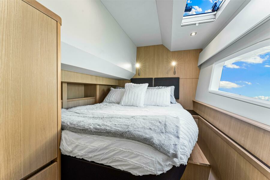 44ft Aquila Yacht For Sale