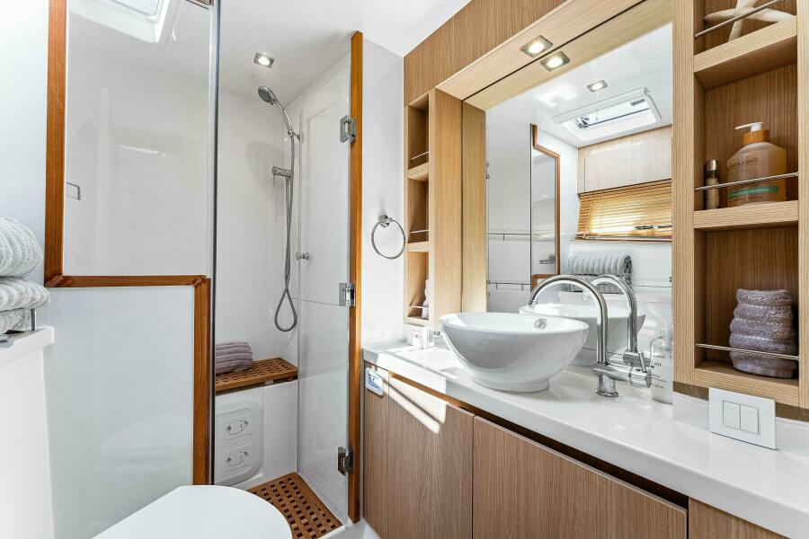 44ft Aquila Yacht For Sale