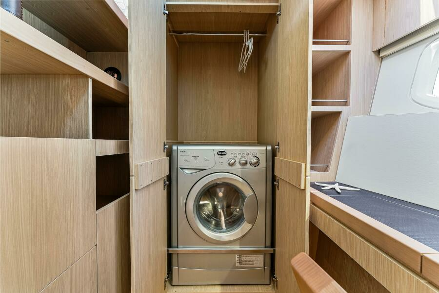 44ft Aquila Yacht For Sale