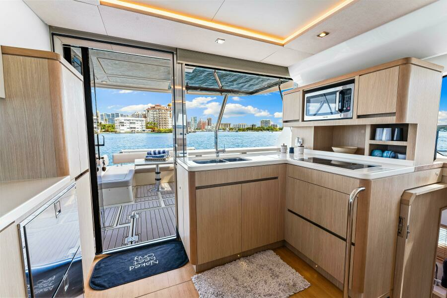 44ft Aquila Yacht For Sale