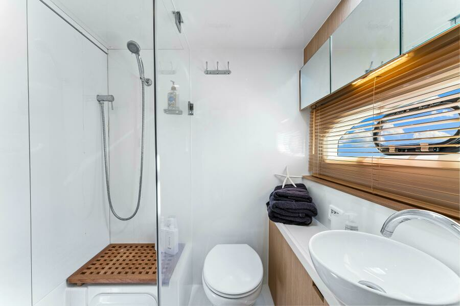 44ft Aquila Yacht For Sale