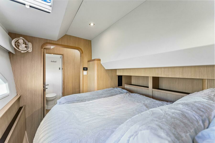 44ft Aquila Yacht For Sale