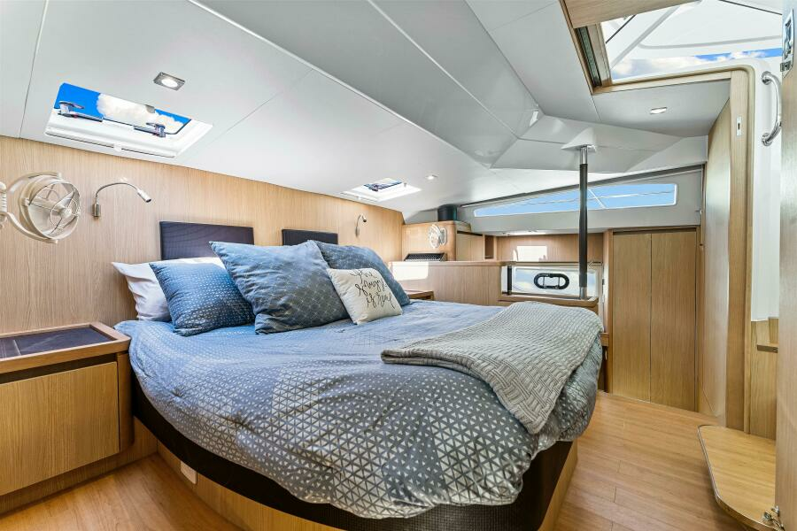 44ft Aquila Yacht For Sale