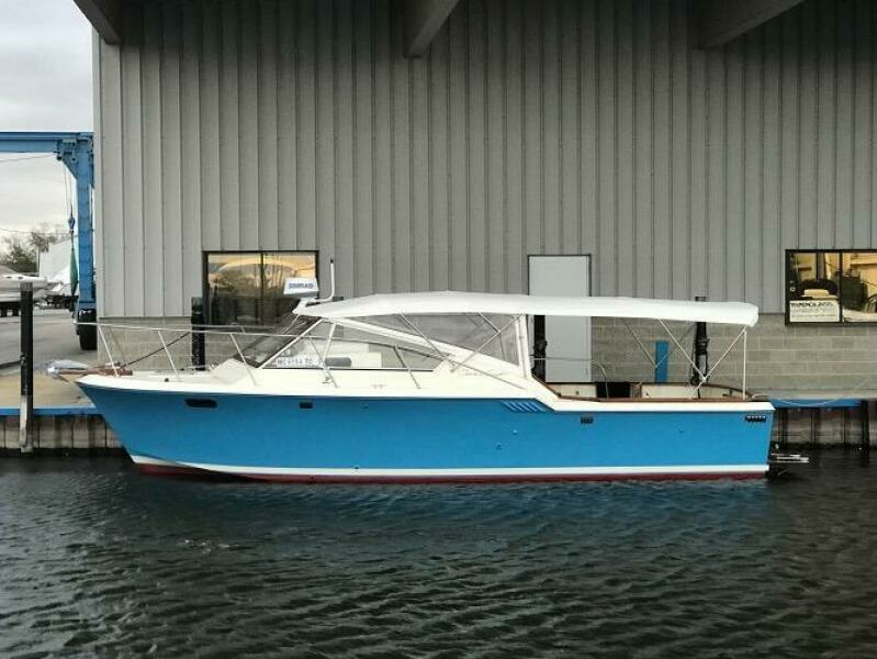1984 Chris-Craft 316 Commander