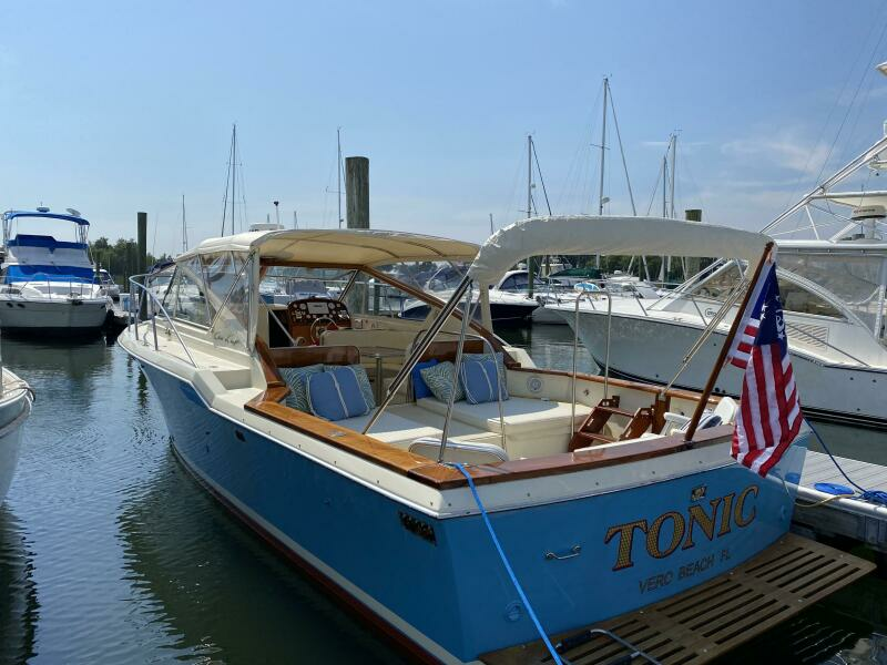 1984 Chris-Craft 316 Commander