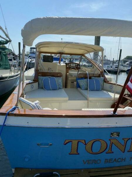 1984 Chris-Craft 316 Commander