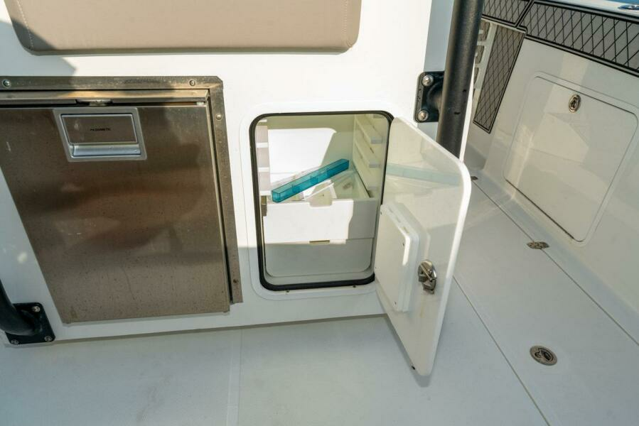 2021 Wellcraft Scarab 302