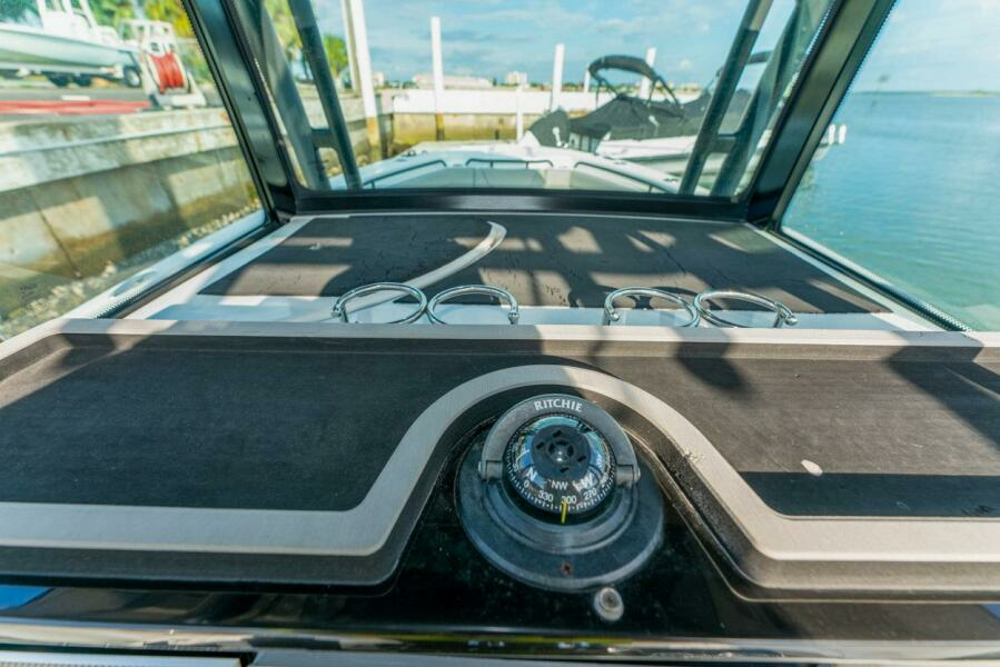 2021 Wellcraft Scarab 302