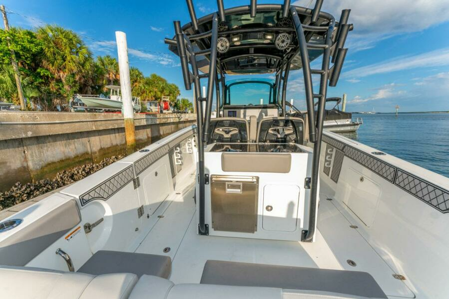 2021 Wellcraft Scarab 302
