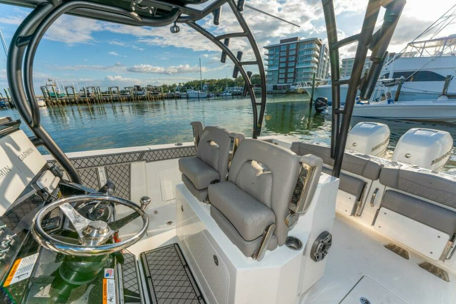 2021 Wellcraft Scarab 302