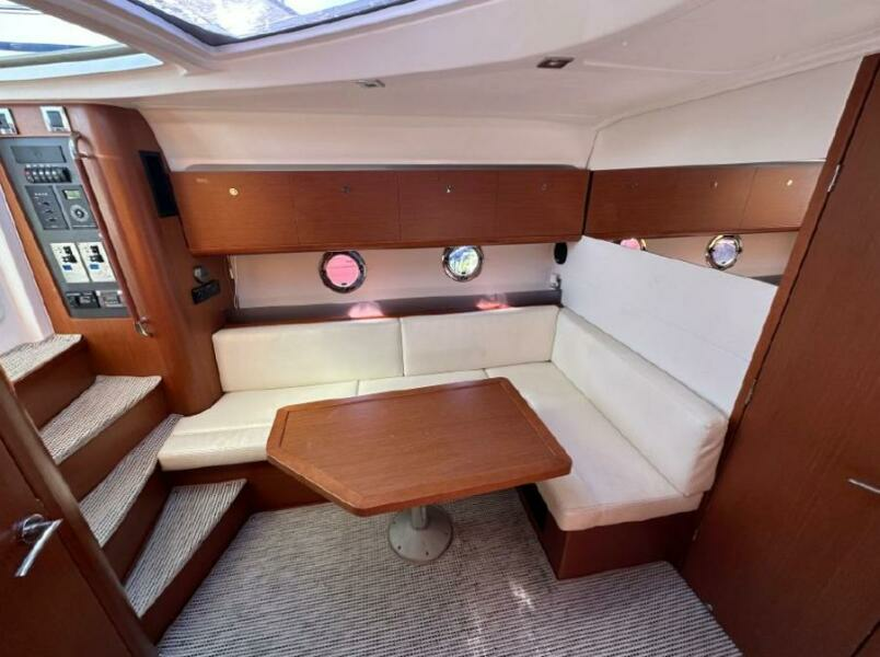 38ft Beneteau Yacht For Sale
