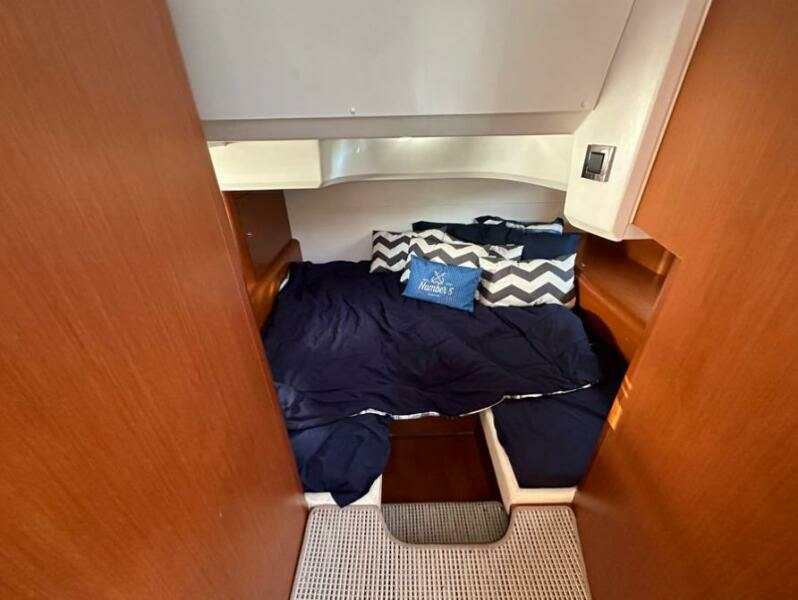 38ft Beneteau Yacht For Sale