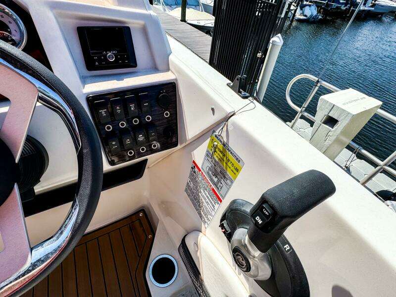 21ft Starcraft Yacht For Sale