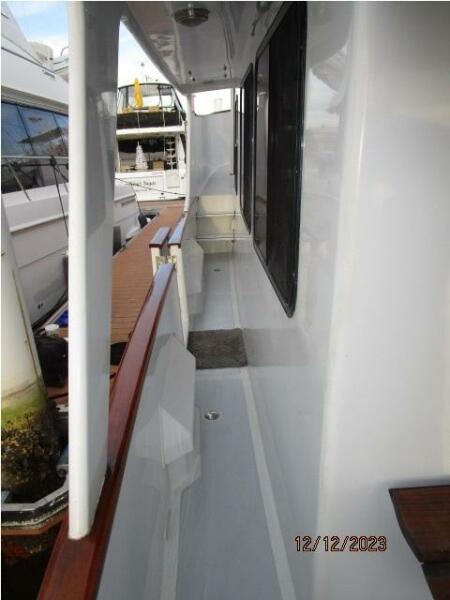 49' DeFever port side deck2
