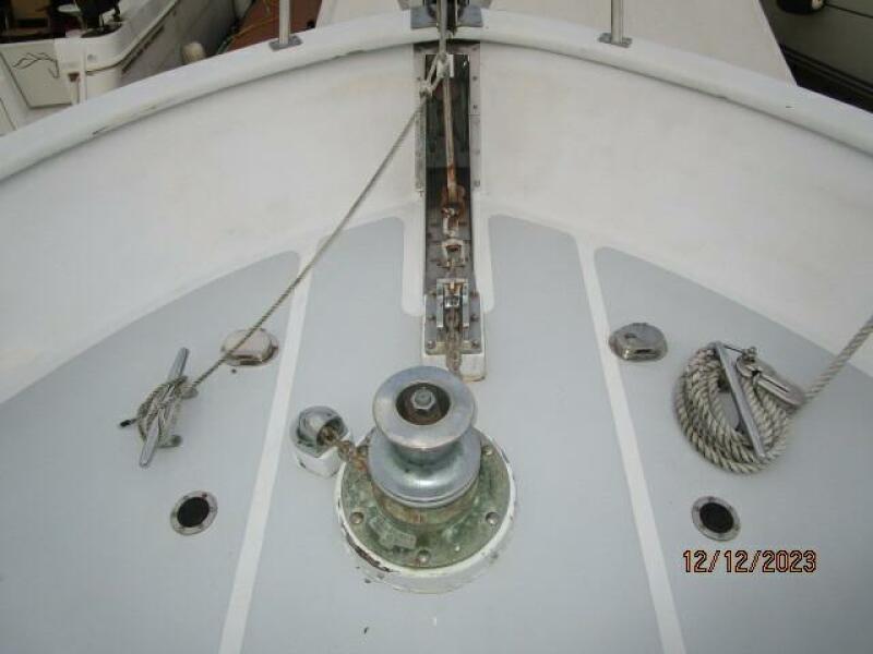 49' DeFever anchor windlass