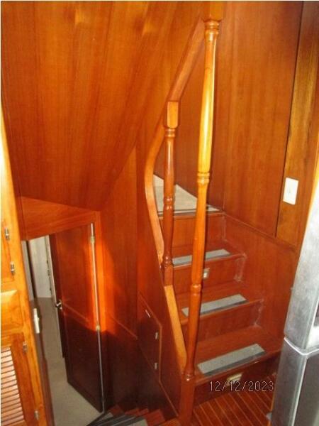 49' DeFever aft companionway