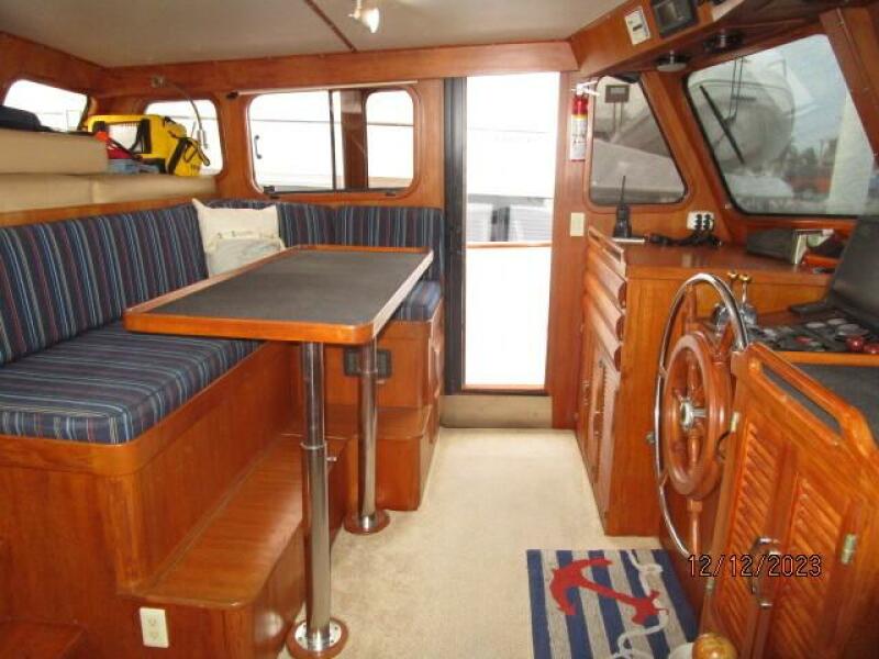 49' DeFever pilothouse port