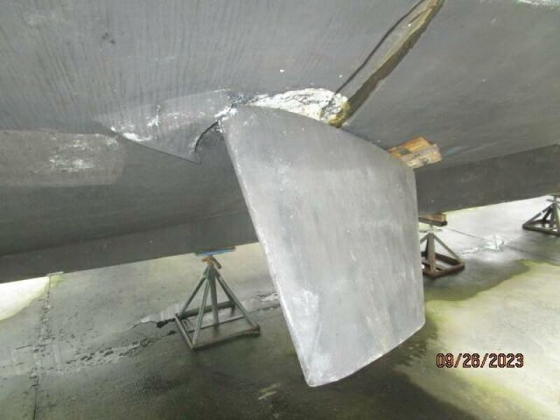 49' DeFever port stabilizer fin