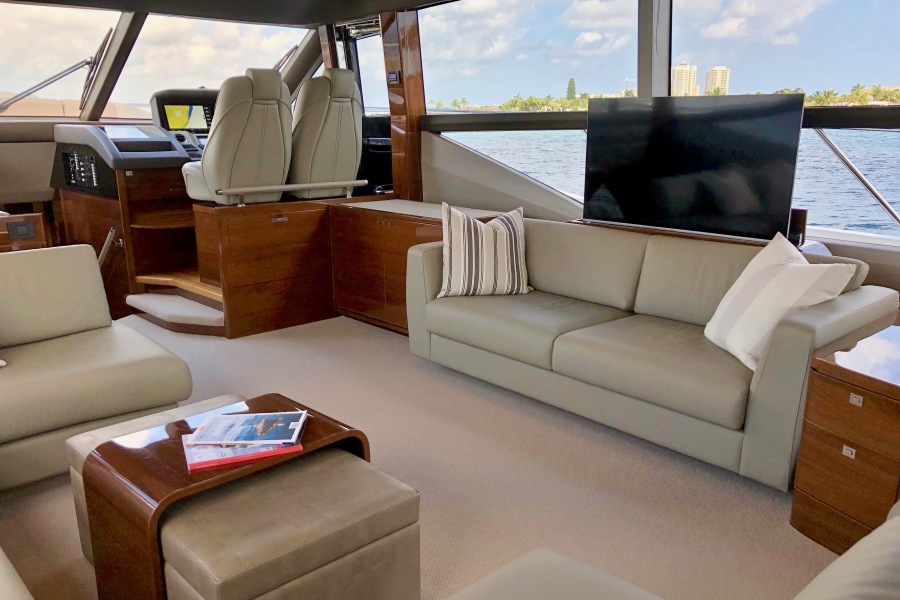 2019 Princess 70 Flybridge Salon