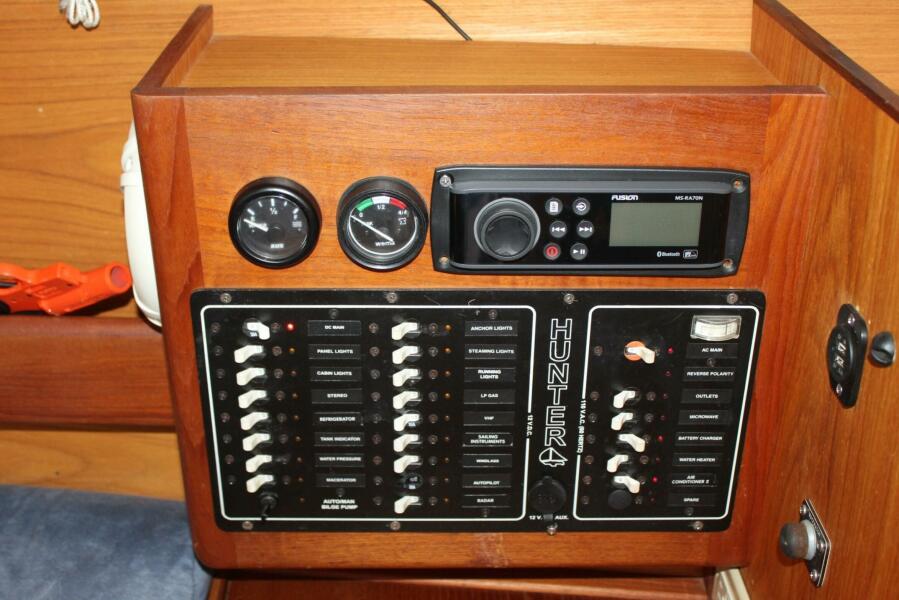 2000 Hunter 340