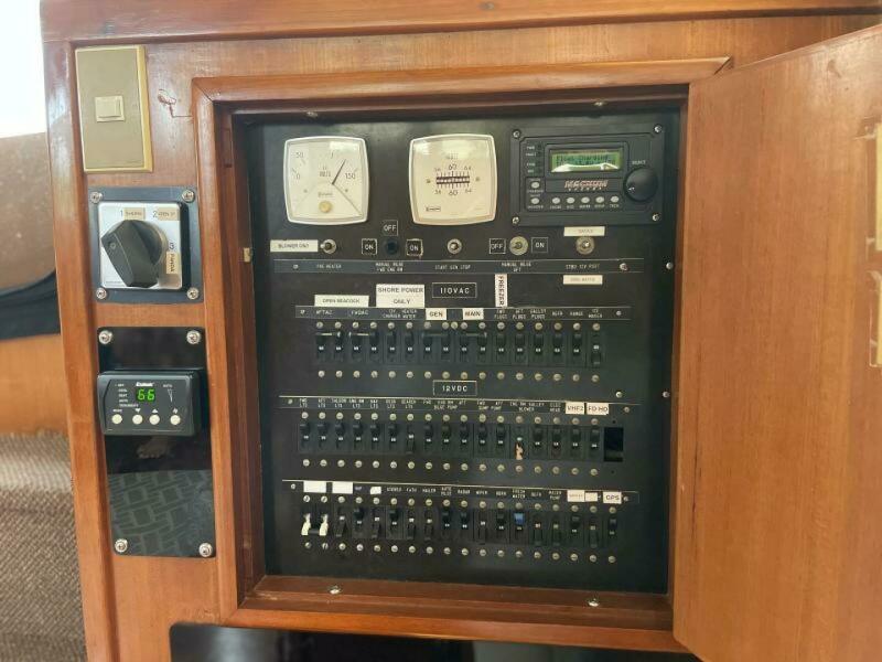 1983 DeFever Sundeck