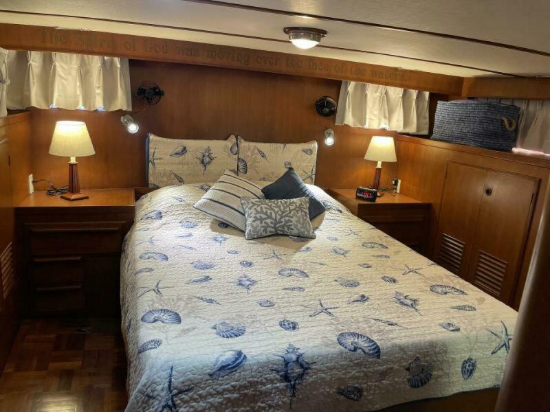 1983 DeFever Sundeck