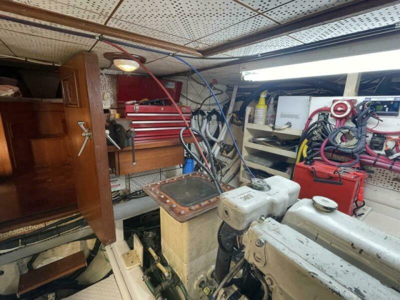 1983 DeFever Sundeck