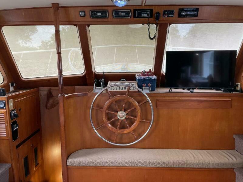 1983 DeFever Sundeck