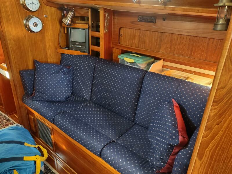 SHEET MUSIC 38ft Caliber Yacht For Sale