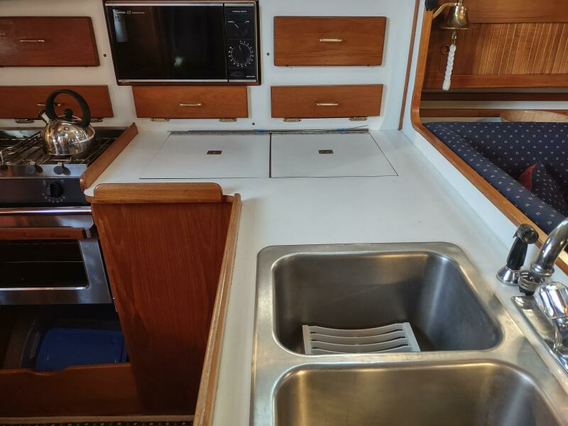 SHEET MUSIC 38ft Caliber Yacht For Sale