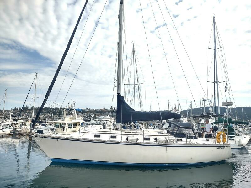 SHEET MUSIC 38ft Caliber Yacht For Sale