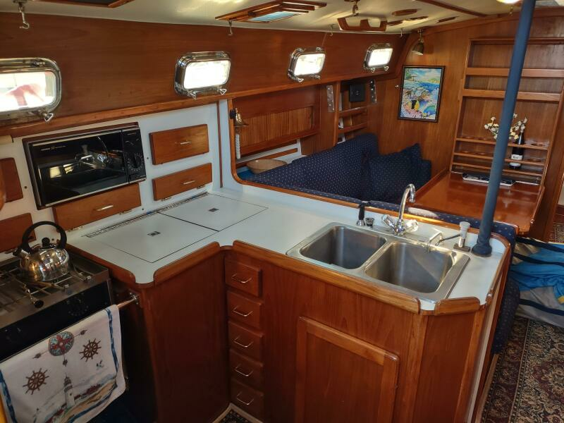 SHEET MUSIC 38ft Caliber Yacht For Sale