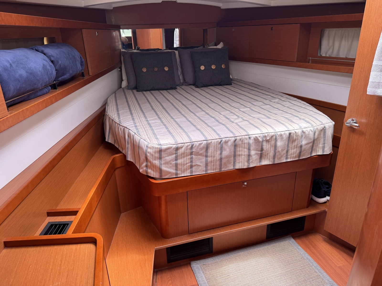 La Belle Vie 45ft Beneteau Yacht For Sale