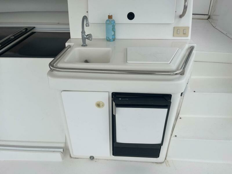 HAPPY OUR rsquo S 37ft Silverton Yacht For Sale